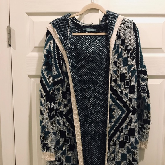 Maurices Sweaters - Maurices hooded sweater w/fringe. Teal/cream/black